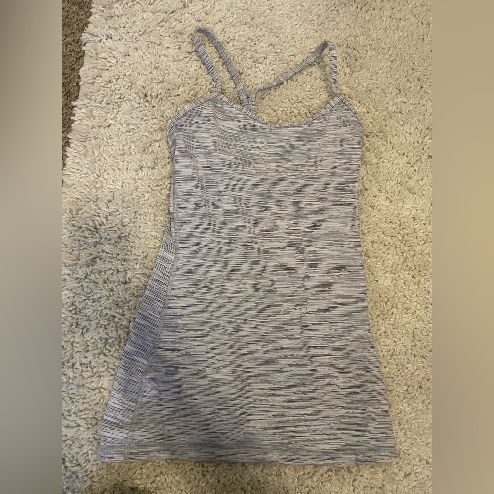 Lululemon tank size 2